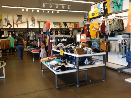 Clothing Store «Old Navy», reviews and photos, 7557 W Bell Rd, Peoria, AZ 85382, USA