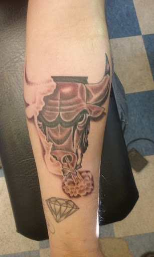 Tattoo Shop «Lake Geneva Tattoo & Piercing», reviews and photos, 150 1/2 Center St, Lake Geneva, WI 53128, USA