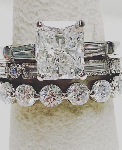 Jeweler «Laura Stanley Personal Jeweler», reviews and photos, 8201 Cantrell Rd, Little Rock, AR 72227, USA