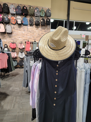 Shoe Store «MetroShoe Warehouse», reviews and photos, 2308 24th Ave NW, Norman, OK 73069, USA