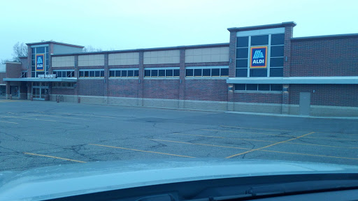Supermarket «ALDI», reviews and photos, 5038 Highland Rd, Waterford Twp, MI 48327, USA