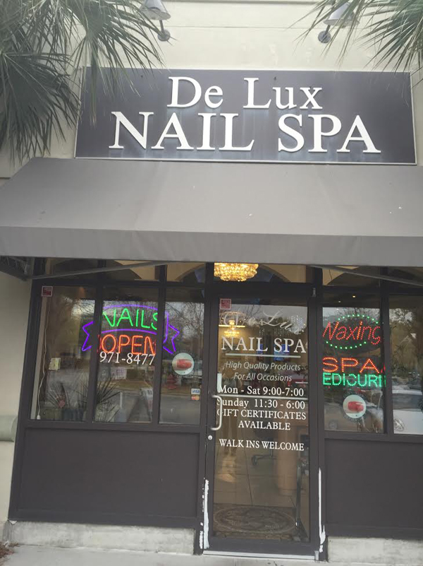 De Lux Nails Spa