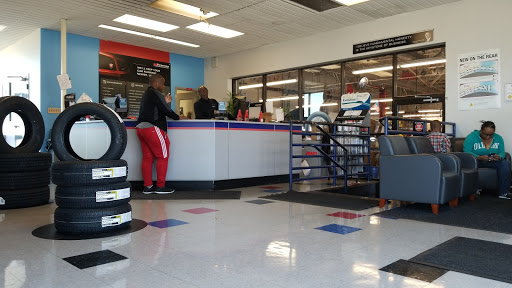 Tire Shop «Firestone Complete Auto Care», reviews and photos, 1001 Bridgewood Dr, Fort Worth, TX 76112, USA