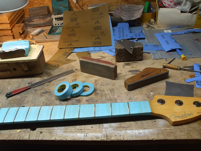 Opinii despre Fatia Negra Gitárszerviz, márkafüggetlen szerviz în Budapest - Hangszerüzlet