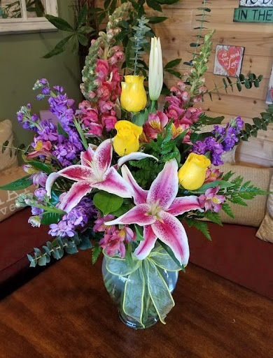 Florist «Mums the Word-A Florist», reviews and photos, 1175 N Berkeley Ave, Fullerton, CA 92832, USA