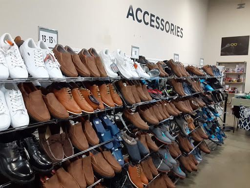 Discount Store «Discount Fashion Warehouse Gahanna», reviews and photos, 870 Science Blvd, Gahanna, OH 43230, USA