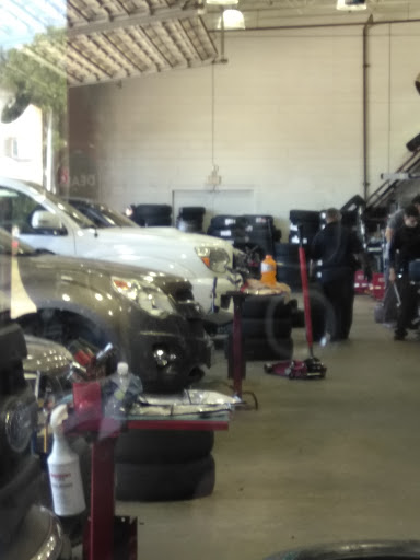Tire Shop «Discount Tire Store - Plano, TX», reviews and photos, 8700 Ohio Dr, Plano, TX 75024, USA