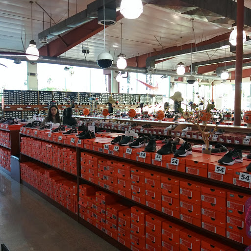 Shoe Store «Shoe City - Anaheim», reviews and photos, 101 E Ball Rd, Anaheim, CA 92805, USA