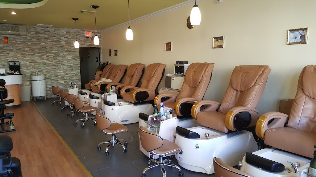Queenie Nail Spa 11946