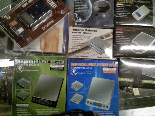 Tobacco Shop «Mary Janes Place Smoke Shop», reviews and photos, 1807 N Main St, Los Angeles, CA 90031, USA