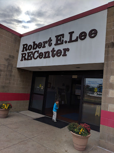 Gym «Lee District RECenter», reviews and photos, 6601 Telegraph Rd, Alexandria, VA 22310, USA