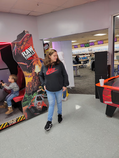 Bowling Alley «Classic Bowling Center», reviews and photos, 75 Huffaker Rd NW, Rome, GA 30165, USA