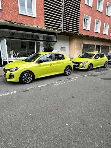 Bonnie & Clyde Drive's Ecole à Dunkirk, Nord