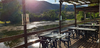 Atmosphère du Restaurant Auberge du Lac des Cascades à Cheylade - n°5