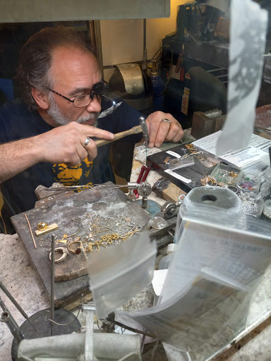 Jewelry Store «Treasure Isle», reviews and photos, 4325 Glenwood Ave, Raleigh, NC 27612, USA