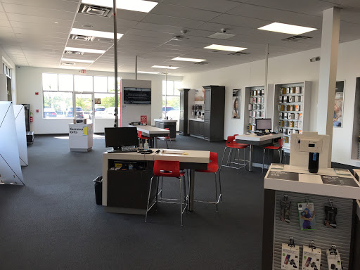 Cell Phone Store «Verizon Authorized Retailer, TCC», reviews and photos, 395 S Weber Rd, Romeoville, IL 60446, USA