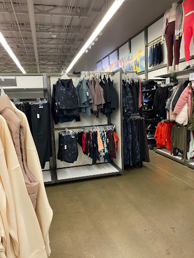 Clothing Store «Old Navy», reviews and photos, 3581 N Freeway Blvd, Sacramento, CA 95834, USA