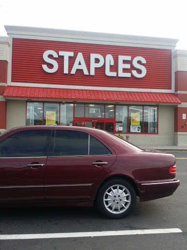 Office Supply Store «Staples», reviews and photos, 910 Wolcott St #13, Waterbury, CT 06705, USA