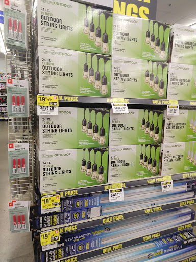 Hardware Store «Harbor Freight Tools», reviews and photos, 6020 Lankershim Blvd, North Hollywood, CA 91606, USA