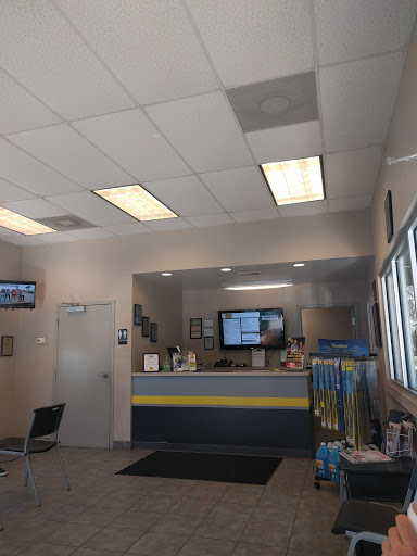 Auto Repair Shop «Tuffy Tire & Auto Service Center», reviews and photos, 308 Robert Smalls Pkwy, Beaufort, SC 29906, USA