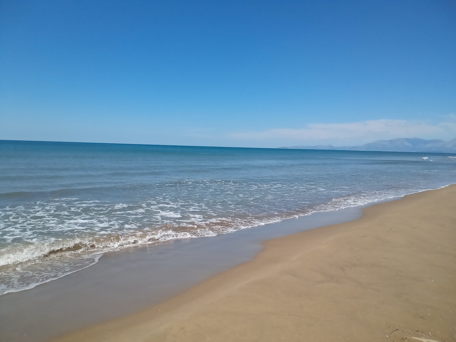 Foto de Spiaggia di Mondragone com alto nível de limpeza