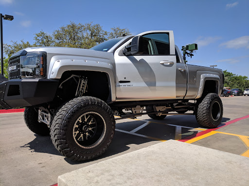 Tire Shop «Discount Tire Store - Bee Cave, TX», reviews and photos, 3922 Ranch Rd 620 S, Bee Cave, TX 78738, USA