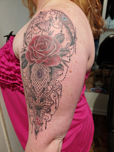 Tattoo Shop «Aces & Eights Tattoo Shop», reviews and photos, 6846 Park Blvd N, Pinellas Park, FL 33781, USA