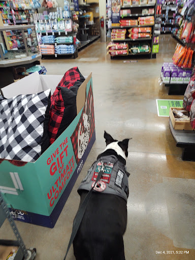 Pet Supply Store «Petco Animal Supplies», reviews and photos, 3975 Cascades Blvd #30, Kent, OH 44240, USA