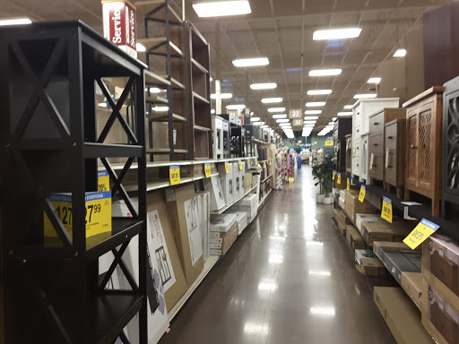 Shopping Mall «Gateway Shopping Center», reviews and photos, 9924 NE Halsey St, Portland, OR 97220, USA