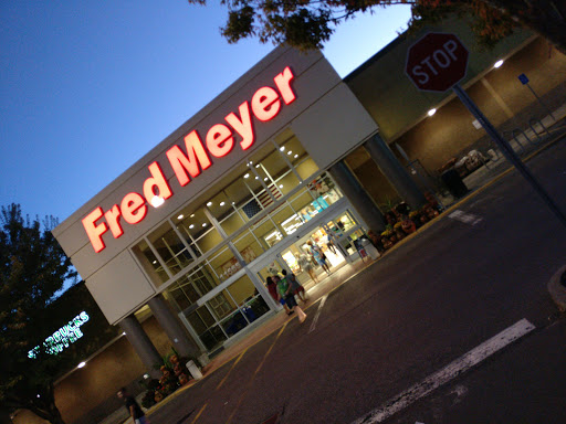 Grocery Store «Fred Meyer», reviews and photos, 11565 SW Pacific Hwy, Tigard, OR 97223, USA