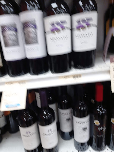 Liquor Store «Wine & Spirits Shoppe», reviews and photos, 1622 Lincoln Hwy, Lancaster, PA 17602, USA