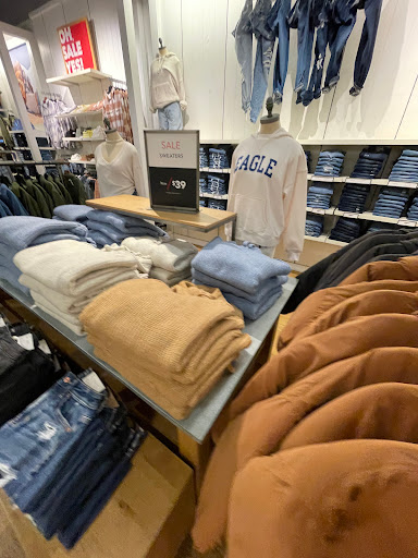 Clothing Store «AEO Factory & Aerie Store», reviews and photos, 442 Fulton St, Brooklyn, NY 11201, USA