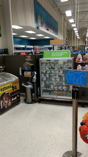 Pet Supply Store «Petco Animal Supplies», reviews and photos, 2617 196th St SW #141, Lynnwood, WA 98036, USA