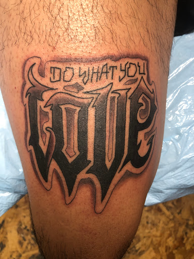 Tattoo Shop «12 Volt Tattoo Chico», reviews and photos, 194 E 8th St, Chico, CA 95928, USA