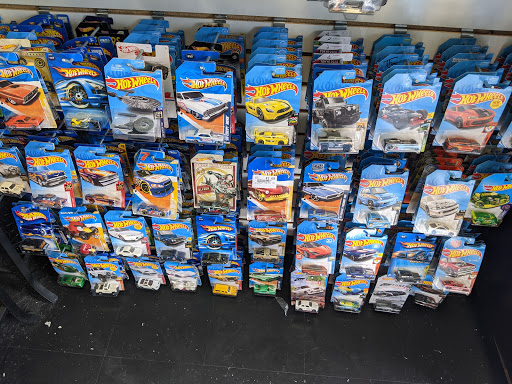 Video Game Store «Hollywood Movies and Games LLC», reviews and photos, 709 E Lewis and Clark Pkwy b, Clarksville, IN 47129, USA