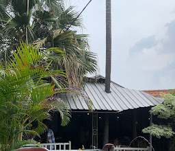 Warung Oemik Ika Ganjarane Hidayah photo