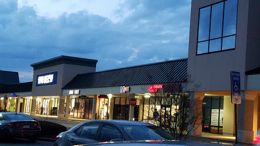 Five Below, 6198 Little River Turnpike, Alexandria, VA 22312, USA, 