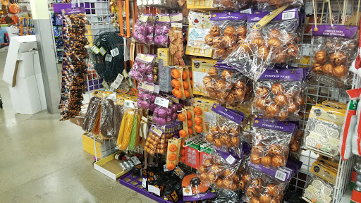 Shopping Mall «Rivercrest Shopping Center», reviews and photos, 13120 Rivercrest Dr, Crestwood, IL 60445, USA