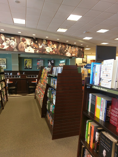 Book Store «Barnes & Noble», reviews and photos, 6510 N Illinois St, Fairview Heights, IL 62208, USA