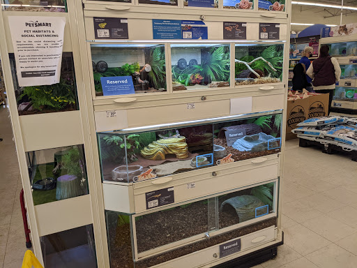 Pet Supply Store «PetSmart», reviews and photos, 475 Bank St, Waterbury, CT 06708, USA