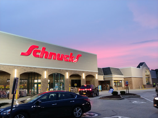Grocery Store «Schnucks», reviews and photos, 2030 Dorsett Rd, Maryland Heights, MO 63043, USA
