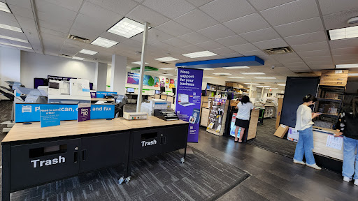 Print Shop «FedEx Office Print & Ship Center», reviews and photos, 166 Linwood Dr, Fort Lee, NJ 07024, USA