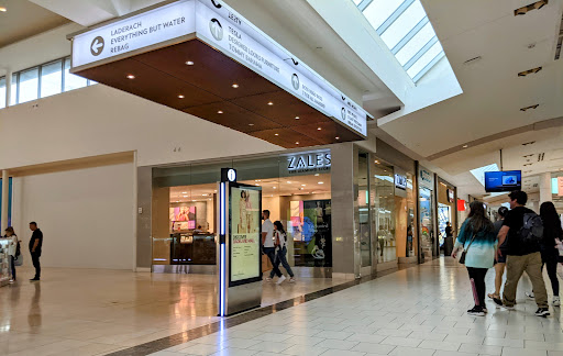 Jewelry Store «Zales - The Diamond Store», reviews and photos, 7567 Dadeland Mall Cir W, Miami, FL 33156, USA