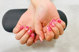 Pink Nails BCN image