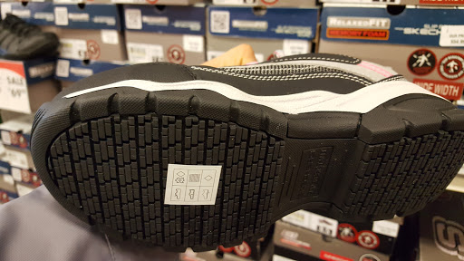 Shoe Store «Shoe Carnival», reviews and photos, 5493 S 76th St, Greendale, WI 53129, USA