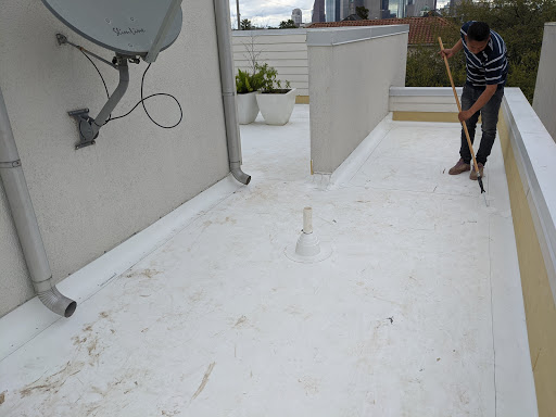 Roofing Contractor «Modern Roofing», reviews and photos, 7711 Shag Bark Dr, Magnolia, TX 77354, USA