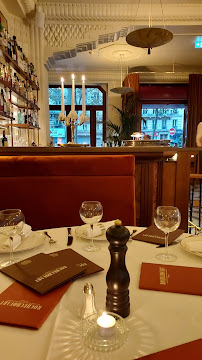 Atmosphère du Restaurant français Restaurant Rochechouart à Paris - n°4