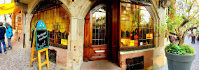 Atmosphère du Restaurant de spécialités alsaciennes Brasserie Chez Hansi à Colmar - n°1