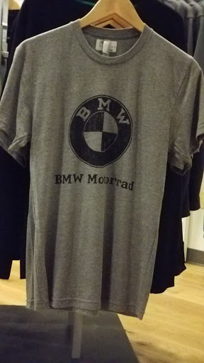 BMW Motorcycle Dealer «BMW Motorcycles of Western Oregon», reviews and photos, 12010 SW Garden Pl, Portland, OR 97223, USA