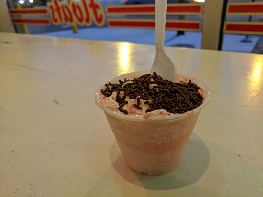 American Restaurant «Lickity Split Frozen Custard», reviews and photos, 6056 N Broadway St, Chicago, IL 60660, USA